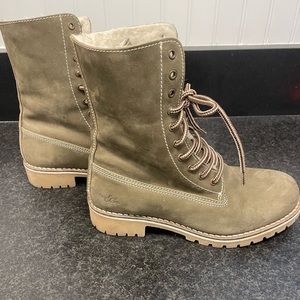 Bo’s and Co shearling Booties size 8.5 $50